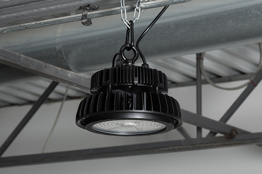 200W UFO LED High Bay Light - 26,000 Lumens - 750W MH Equivalent - 5000K - Click Image to Close